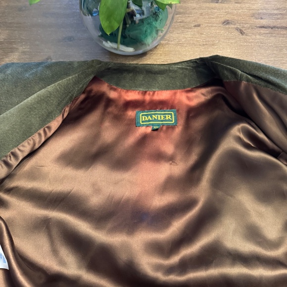 🤠 True Vintage Olive Green Suede Fringe Cropped Western Jacket - Danier - 🇨🇦 - Picture 9 of 12